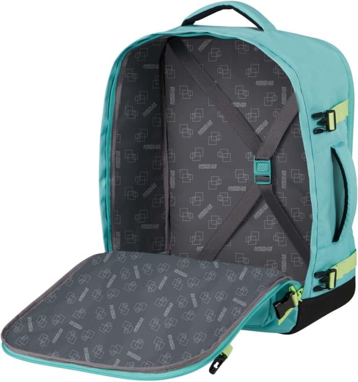 American Tourister - con 26.5 litros de capacidad